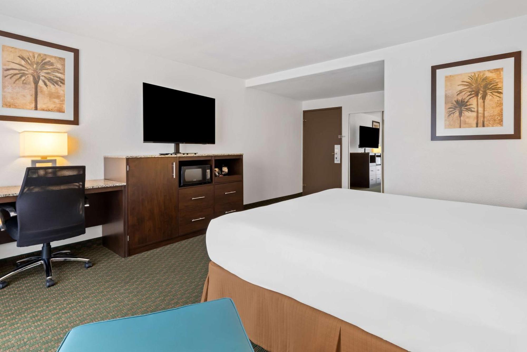 Best Western Date Tree Hotel Индиоу Екстериор снимка